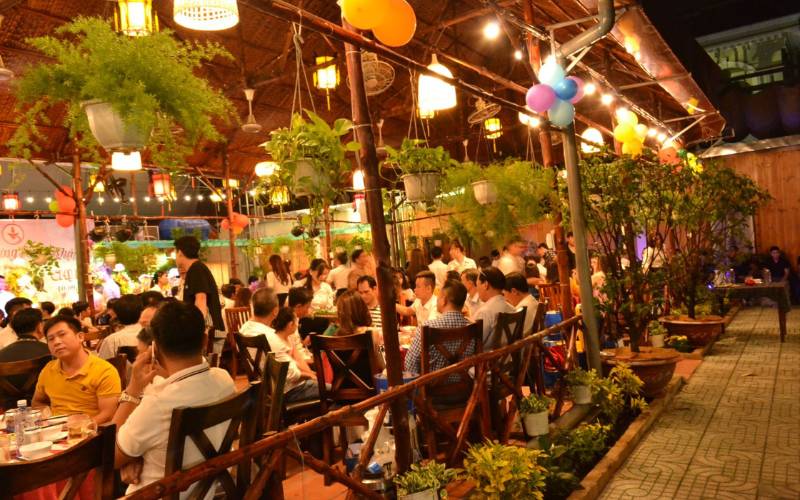 nhà hàng sân vườn quận Tân Phú ẩm thực 316 (2)