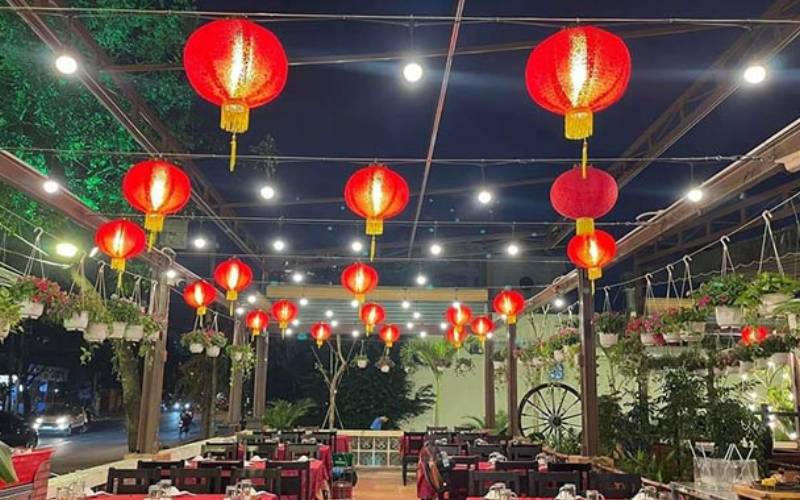 Nhà hàng sân vườn quận 2 đường Nguyễn Văn Hưởng (1)