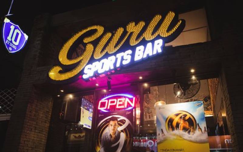 nhà hàng sân vườn quận 3 Guru Sport Bar (2)