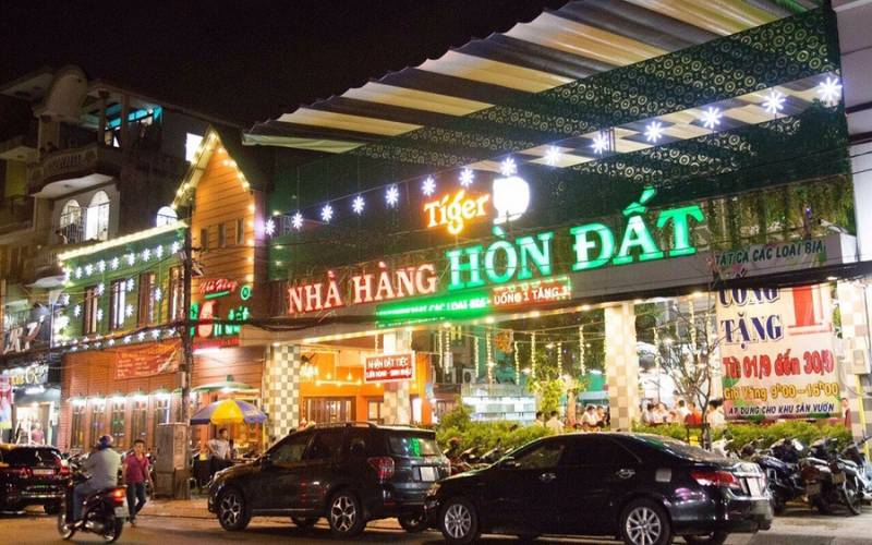 Nhà hàng sân vườn quận Tân Phú Hòn Đất
