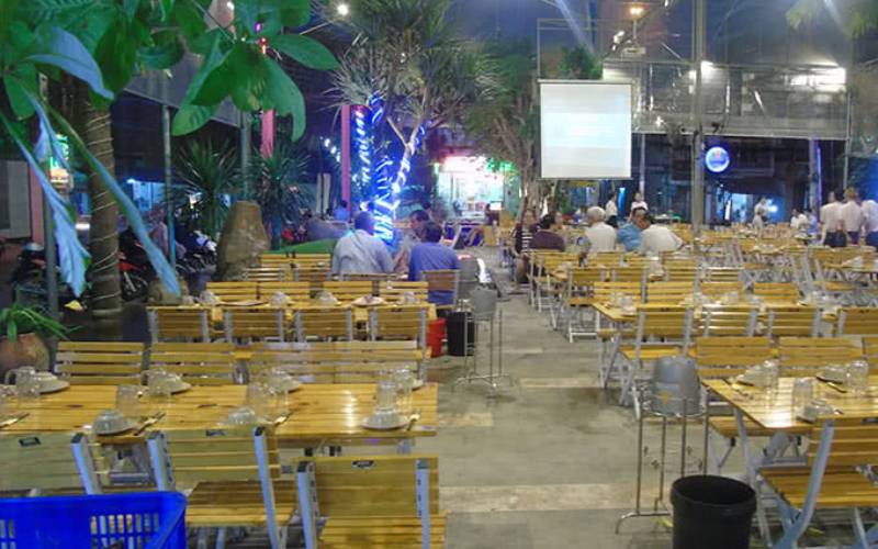 Không gian nhà hàng sân vườn quận Tân Phú Xưa Và Nay