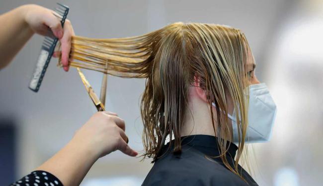 Gợi ý 7 tiệm cắt tóc nữ đẹp giá rẻ TPHCM được ưa thích nhất